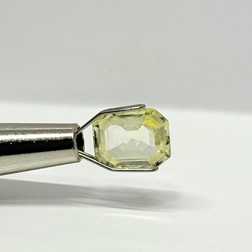 2.65 Carat Yellow Sapphire from Sri Lanka (Ceylon) Natural Gemstone