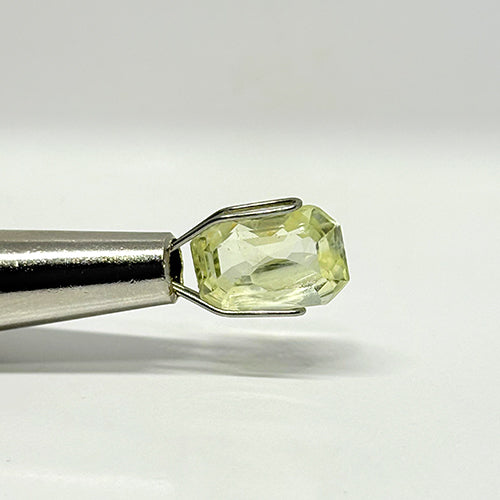 3.07 Carat Yellow Sapphire from Sri Lanka (Ceylon) Natural Gemstone