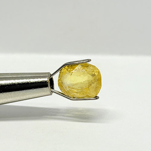 3.15 Carat Yellow Sapphire from Sri Lanka (Ceylon) Natural Gemstone