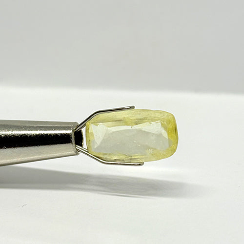3.32 Carat Yellow Sapphire from Sri Lanka (Ceylon) Natural Gemstone