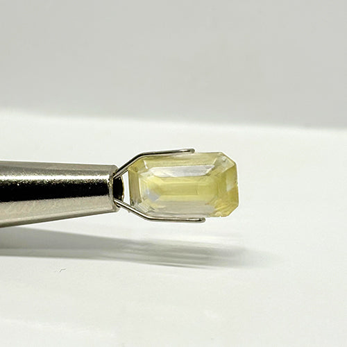 3.4 Carat Yellow Sapphire from Sri Lanka (Ceylon) Natural Gemstone