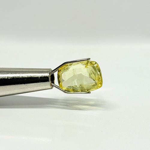 3.52 Carat Yellow Sapphire from Sri Lanka (Ceylon) Natural Gemstone