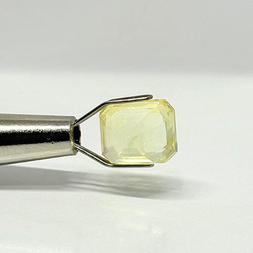3.55 Carat Yellow Sapphire from Sri Lanka (Ceylon) Natural Gemstone