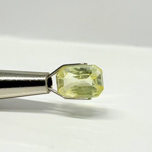 3.85 Carat Yellow Sapphire from Sri Lanka (Ceylon) Natural Gemstone