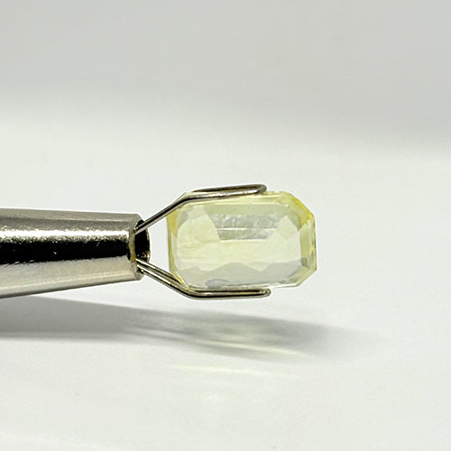 3.85 Carat Yellow Sapphire from Sri Lanka (Ceylon) Natural Gemstone