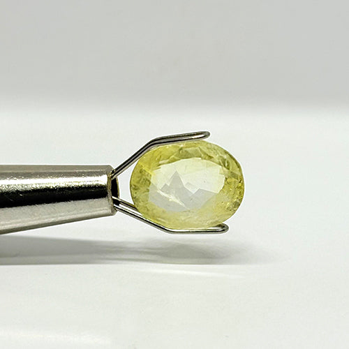 4.22 Carat Yellow Sapphire from Sri Lanka (Ceylon) Natural Gemstone