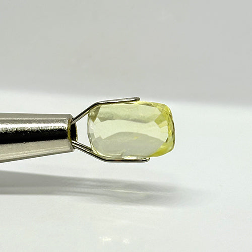 4.25 Carat Yellow Sapphire from Sri Lanka (Ceylon) Natural Gemstone