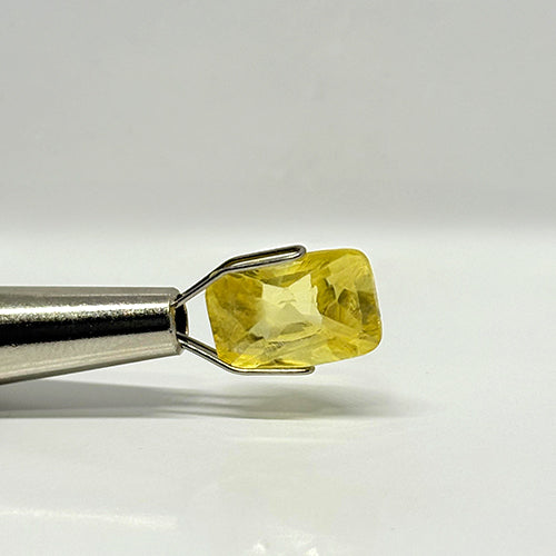 4.4 Carat Yellow Sapphire from Sri Lanka (Ceylon) Natural Gemstone