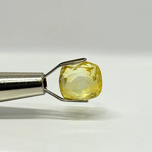 4.42 Carat Yellow Sapphire from Sri Lanka (Ceylon) Natural Gemstone