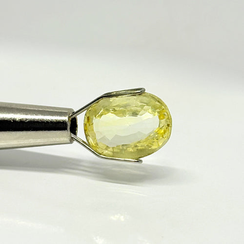 4.52 Carat Yellow Sapphire from Sri Lanka (Ceylon) Natural Gemstone