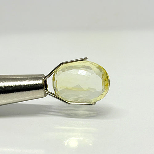 4.52 Carat Yellow Sapphire from Sri Lanka (Ceylon) Natural Gemstone
