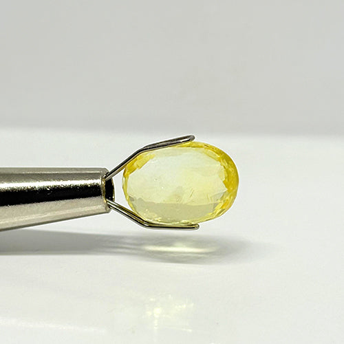 4.82 Carat Yellow Sapphire from Sri Lanka (Ceylon) Natural Gemstone