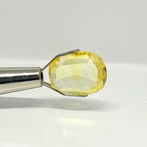 6.45 Carat Yellow Sapphire from Sri Lanka (Ceylon) Natural Gemstone