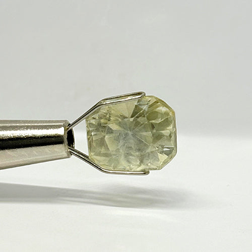 6.7 Carat Yellow Sapphire from Sri Lanka (Ceylon) Natural Gemstone