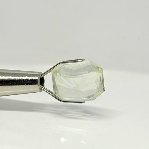 6.72 Carat Yellow Sapphire from Sri Lanka (Ceylon) Natural Gemstone