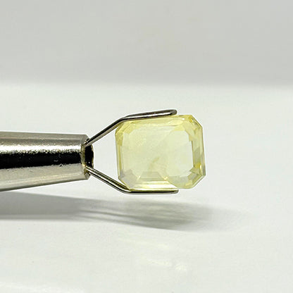 3.55 Carat Yellow Sapphire from Sri Lanka (Ceylon) Natural Gemstone