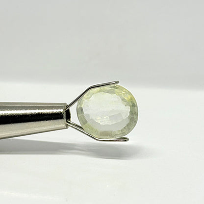 4.07 Carat Yellow Sapphire from Sri Lanka (Ceylon) Natural Gemstone