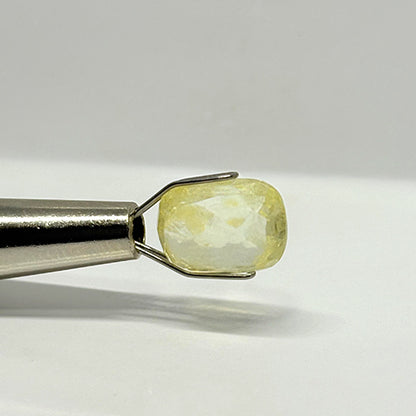 4.1 Carat Yellow Sapphire from Sri Lanka (Ceylon) Natural Gemstone
