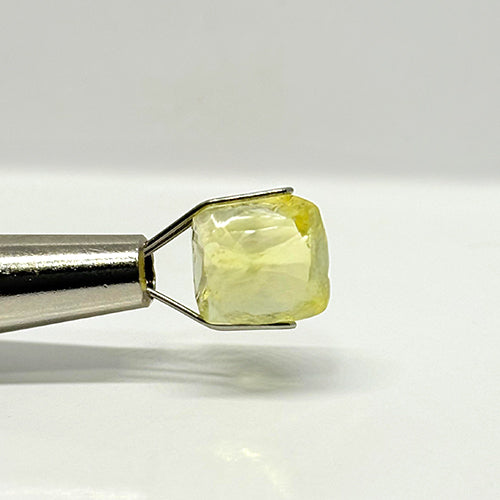 4.12 Carat Yellow Sapphire from Sri Lanka (Ceylon) Natural Gemstone