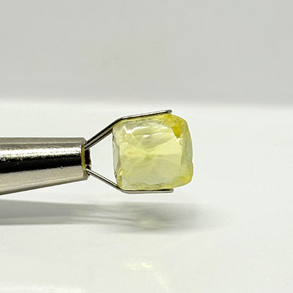 4.12 Carat Yellow Sapphire from Sri Lanka (Ceylon) Natural Gemstone