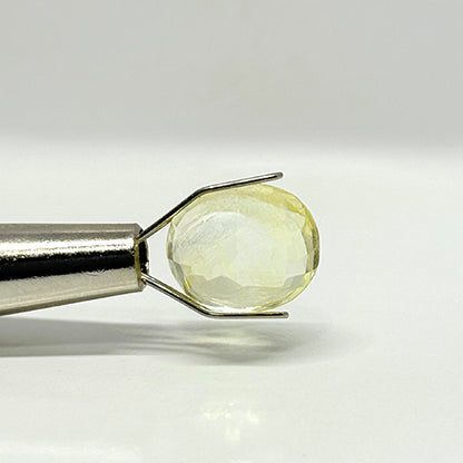 4.22 Carat Yellow Sapphire from Sri Lanka (Ceylon) Natural Gemstone