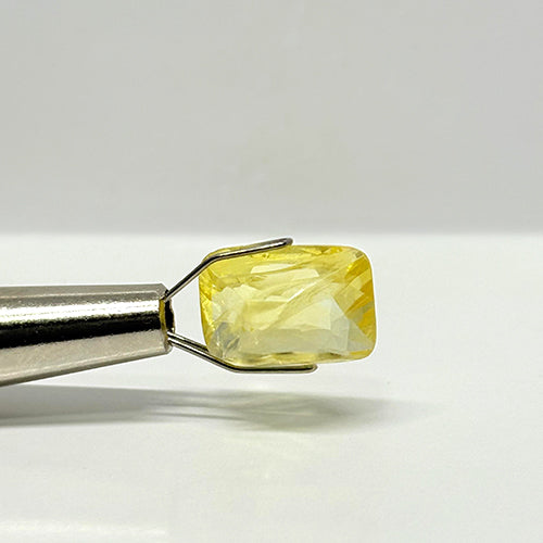 4.4 Carat Yellow Sapphire from Sri Lanka (Ceylon) Natural Gemstone