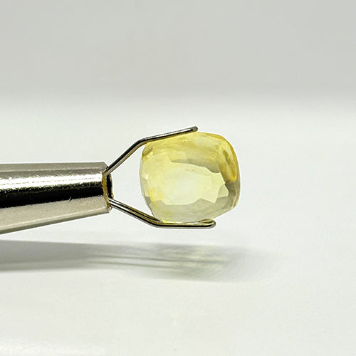 4.42 Carat Yellow Sapphire from Sri Lanka (Ceylon) Natural Gemstone