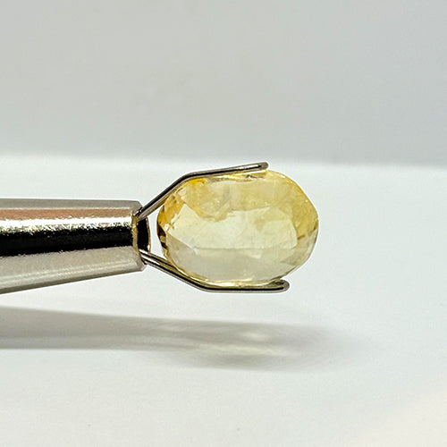 4.52 Carat Yellow Sapphire from Sri Lanka (Ceylon) Natural Gemstone