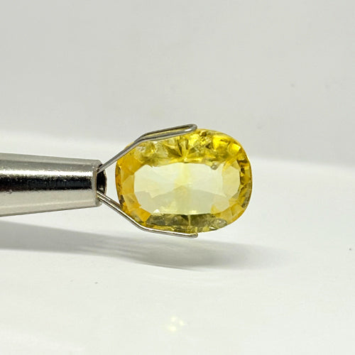 6.45 Carat Yellow Sapphire from Sri Lanka (Ceylon) Natural Gemstone