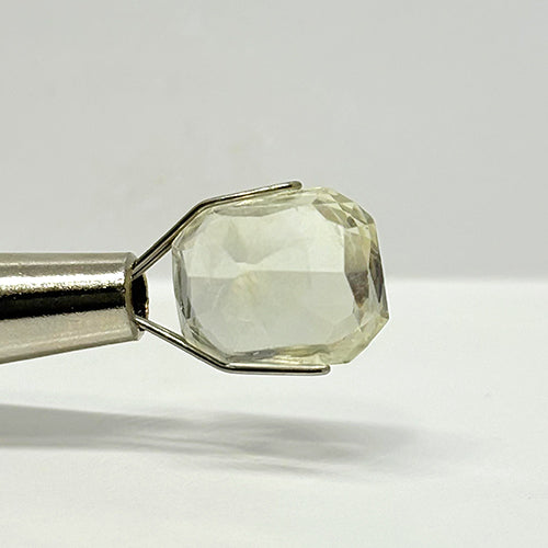 6.7 Carat Yellow Sapphire from Sri Lanka (Ceylon) Natural Gemstone
