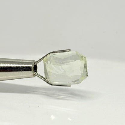 6.72 Carat Yellow Sapphire from Sri Lanka (Ceylon) Natural Gemstone